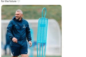 热刺女足官方：一线队守门员教练克里斯·威廉姆斯离职